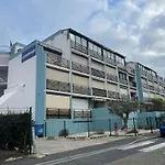 Proche Avec Climatisation Et Piscine - Fr-1-307-290 *